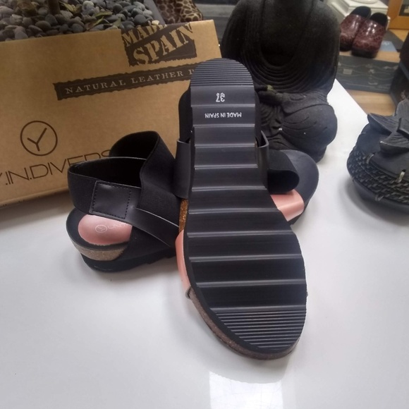 New  Unity.In.Diversity Sandals - Picture 2 of 3